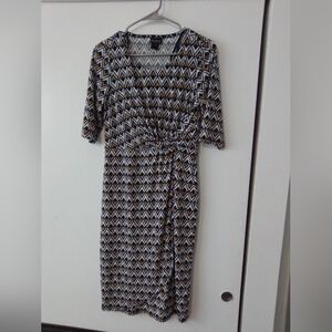 Enfocus Studio Black and White Chevron Midi Dress